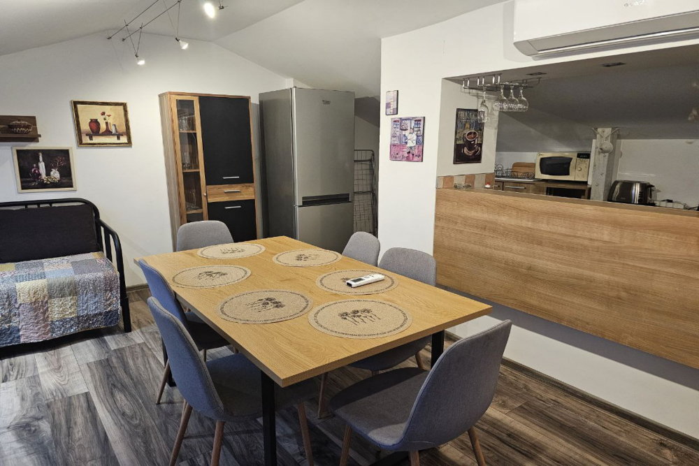 Настаняване и нощувки във Велико Търново и Еленa